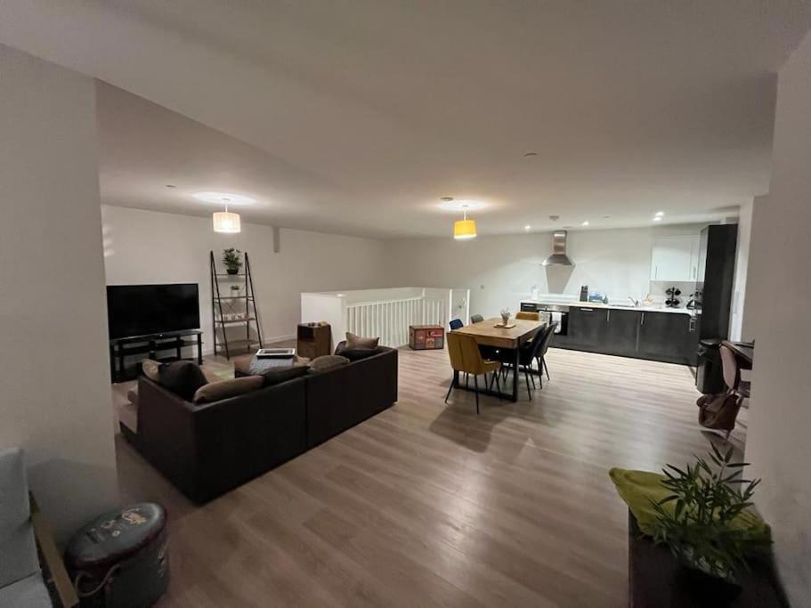 Bayard Luxe 2 Bedroom Penthouse Duplex Πήτερμπορο Εξωτερικό φωτογραφία